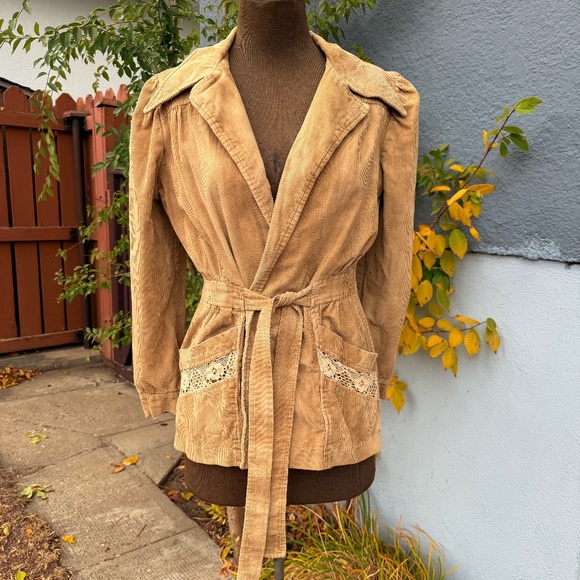 Vintage 70s tan corduroy jacket w/ lace - Picture 1 of 10